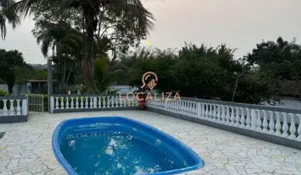 Chácara Linda Chácara com piscina e campinho Caçapava-SP: 3 quartos, 1 suíte, 2 salas, 2 banheiros, 2 vagas de garagem, 120 m² de área na Vila Velha.