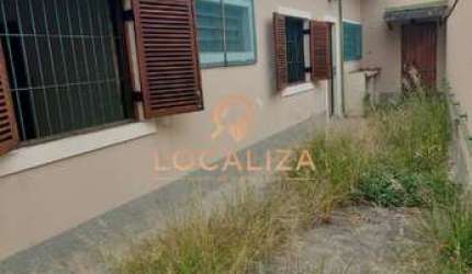 Casa para venda e aluguel em Centro de 300.00m² com 3 Quartos, 1 Suite e 3 Garagens
