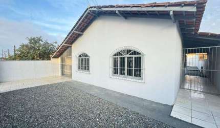 Casa com 04 quartos para alugar no Paranaguamirim