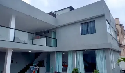 Casa com quintal, piscina,3 quartos, centro de Campo Grande
