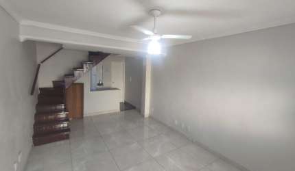 Casa de condomínio, 2 quartos, perto do West Shopping