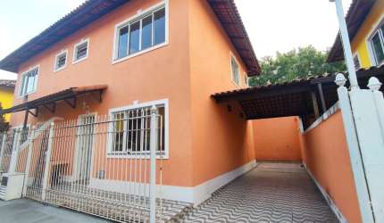 Casa , 2 quartos, próximo ao Habib's e west Shopping