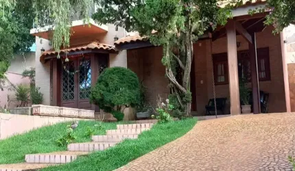 Casa de alto padrão Parque Santa Mônica à venda - Aceita permuta por apartamento.