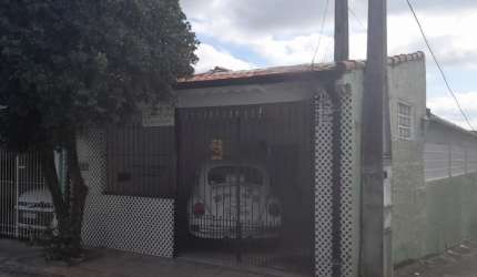Terreno com 2 casas disponível para venda em Jacarei
