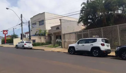 Casa com 3 dormitórios à venda, 236 m² por R$ 800.000,00 - Centro - Bady Bassitt/SP