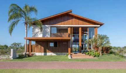 Casa em Condomínio beira mar na Praia do Forte