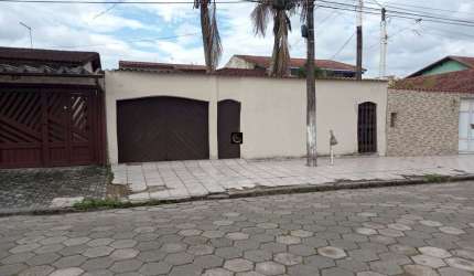 Casa em Mongaguá com 2 dormitórios
