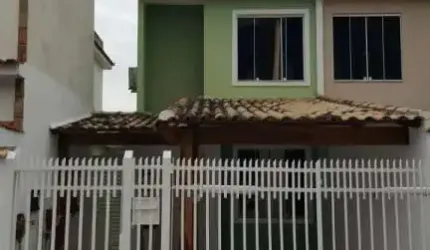 CASA A VENDA COM 2 QUARTO, SENDO 1 SUITE NO BAIRRO DE FÁTIMA - BF139