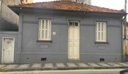 CASA TÉRREA COMERCIAL EM FRENTE A PRAÇA SÃO BENEDITO