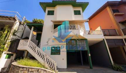 Petit Village - Casa em Condomínio - Elegante residência tipo Maison Vert - GRANJA VIANA