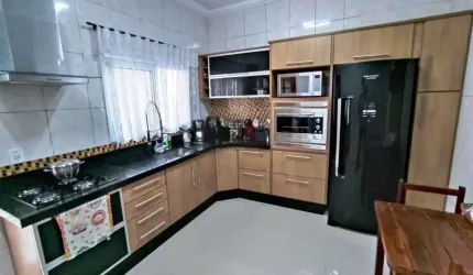 Casa à venda no Residencial Colinas em Mogi das Cruzes - SP