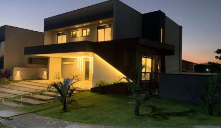 LINDA CASA NO COLINAS DO PARATEHY