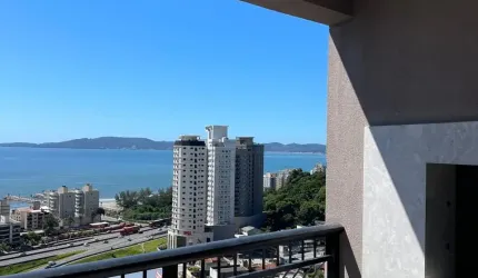 Apartamento 2 dormitórios com suíte, andar alto e vista para o mar. Lazer completo!
