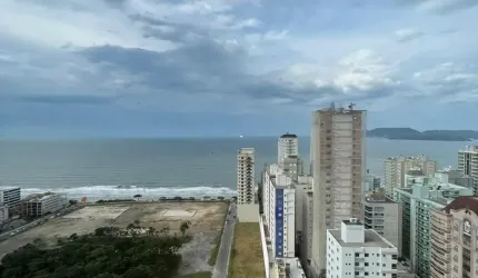 Apartamento Alto Padrão – 4 Suítes | 183m² Privativos | 3 Vagas | Quadra do Mar – Meia Praia