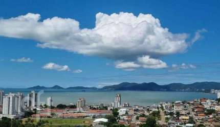 Apartamento com 2 quartos em Capoeiras - Florianópolis - SC