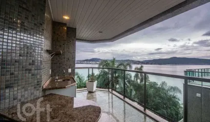 Casa com 3 quartos em Coqueiros - Florianópolis - SC