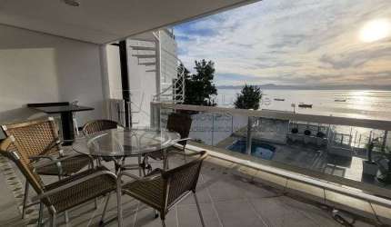 Casa com 4 quartos, 2 suítes, piscina e vista livre para o mar no João Paulo