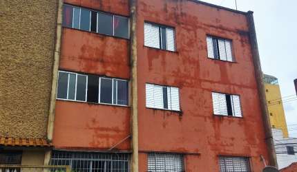 Apartamento com dois quartos e uma suíte