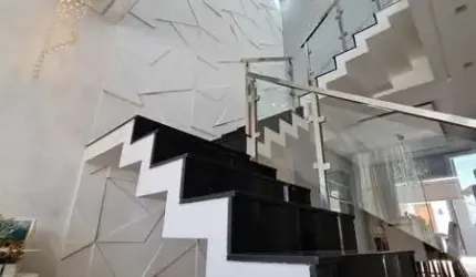 Belíssima casa duplex no melhor condominio da Maraponga.