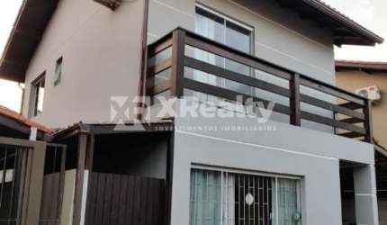 Casa com 2 quartos à venda na Rua Angico, 35, Campeche, Florianópolis por R$ 960.000