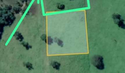 Vendo terreno , lugar tranquilo e bom para investimento.