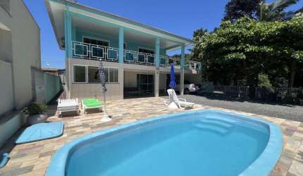 Casa para Temporada em Guaratuba, Estoril, 4 dormitórios, 2 suítes, 2 banheiros, 3 vagas