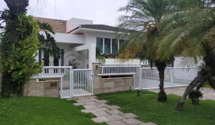 Casa em Condomínio para Venda em Rio de Janeiro, Barra da Tijuca, 6 dormitórios, 2 suítes, 5 banheiros, 4 vagas