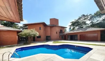 CASA MUITO ESPAÇOSA RESIDENCIAL II ALPHAVILLE
