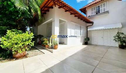 Casa à venda no Centro de Balneário Camboriú a 5min da praia!