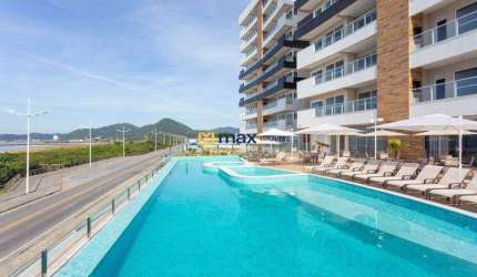 Venda Apartamento com 3 suítes. Bairro: São Pedro, Navegantes