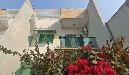 Venda: Sobrado Geminado 1 Suíte + 2 dormitórios, Centro, Navegantes