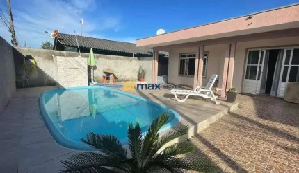 Venda: Casa 03 dormitórios com piscina Centro Navegantes SC