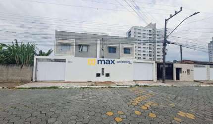 Excelente sobrado á venda com 3 dormitórios (1 suíte), São Vicente, Itajaí