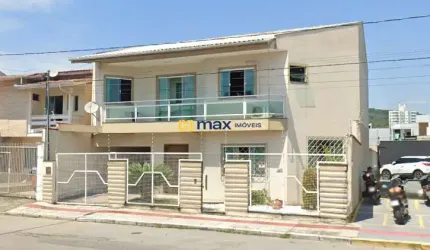 Venda: Casa Com Suíte + 3 Dormitórios e Piscina. Bairro: Dom Bosco (Itajaí).