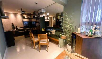 Excelente apartamento semi mobiliado com 3 dormitórios (1 suíte), Centro, Itajaí