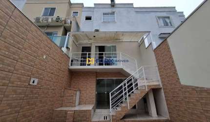 Excelente casa geminada semi mobiliada com 2 suítes à venda no bairro Fazendinha em Itajaí