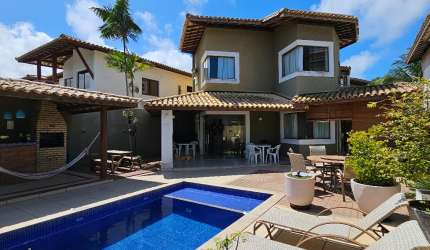 Casa Duplex- 4/4, sendo 3 suítes em Condomínio- Lauro de Freitas