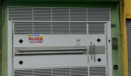 Casa com 3 quartos para alugar na Vila Virgínia, Itaquaquecetuba  por R$ 3.500