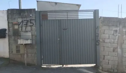 Casa com 4 quartos à venda no Jardim Paineira, Itaquaquecetuba  por R$ 240.000