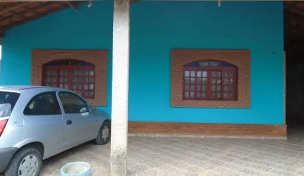 Casa com 3 quartos à venda na Vila Japão, Itaquaquecetuba  por R$ 700.000