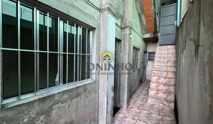 Casa com 1 quarto para alugar na Vila Virgínia, Itaquaquecetuba  por R$ 750