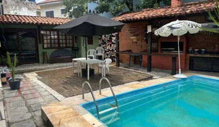 Casa linear em condomínio fechado à venda em Itaipu – Maravista, Niterói | 4 quartos, piscina, loft anexo e lazer completo!