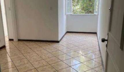 Apartamento arejado à venda no Ingá, Niterói – 2 quartos, dependência completa e localização privilegiada