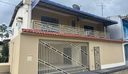 VENDO SOBRADO ESPAÇOSO EM RESIDENCIAL FECHADO – ANANINDEUA