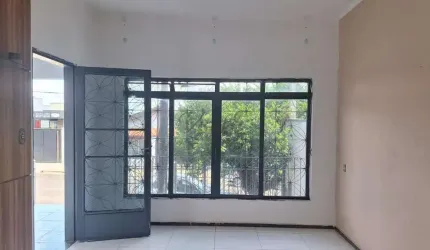 Casa com 3 quartos à venda na Rua Ana Teixeira Bueno, 225, Vila São João, Mogi Guaçu, 250 m2 por R$ 450.000