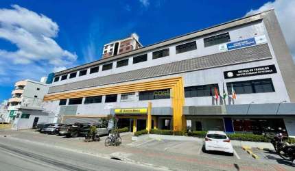 Sala para alugar, 240 m² - Passa Vinte - Palhoça/SC