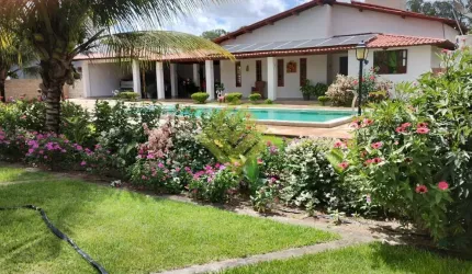 Casa em condomínio fechado com 4 quartos à venda no Centro