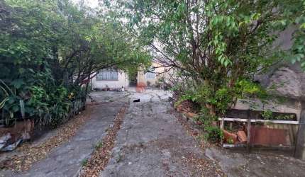 Terreno à venda com 200 metros na Vila Diva