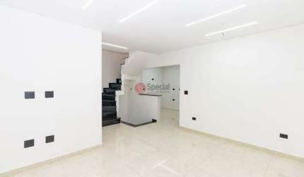 Casa de condomínio na Vila Matilde com 3 quartos, 1 suíte e 2 vagas de garagem.