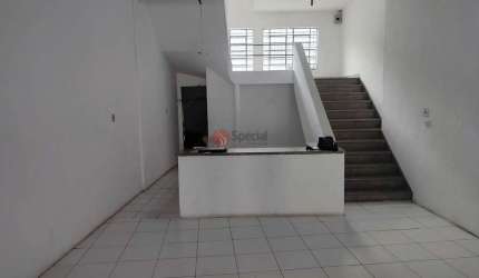 Salão comercial na Penha.